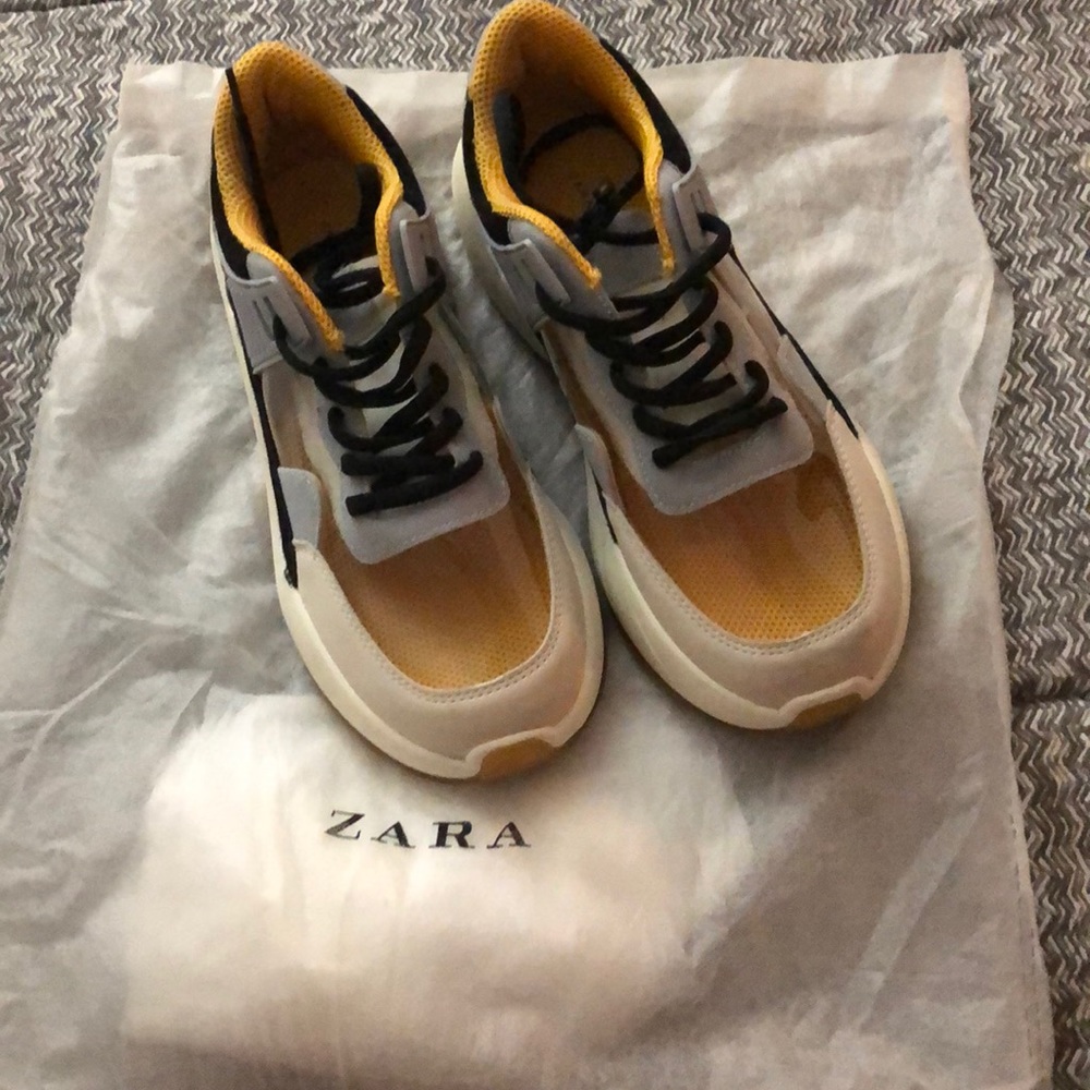 Sneakers